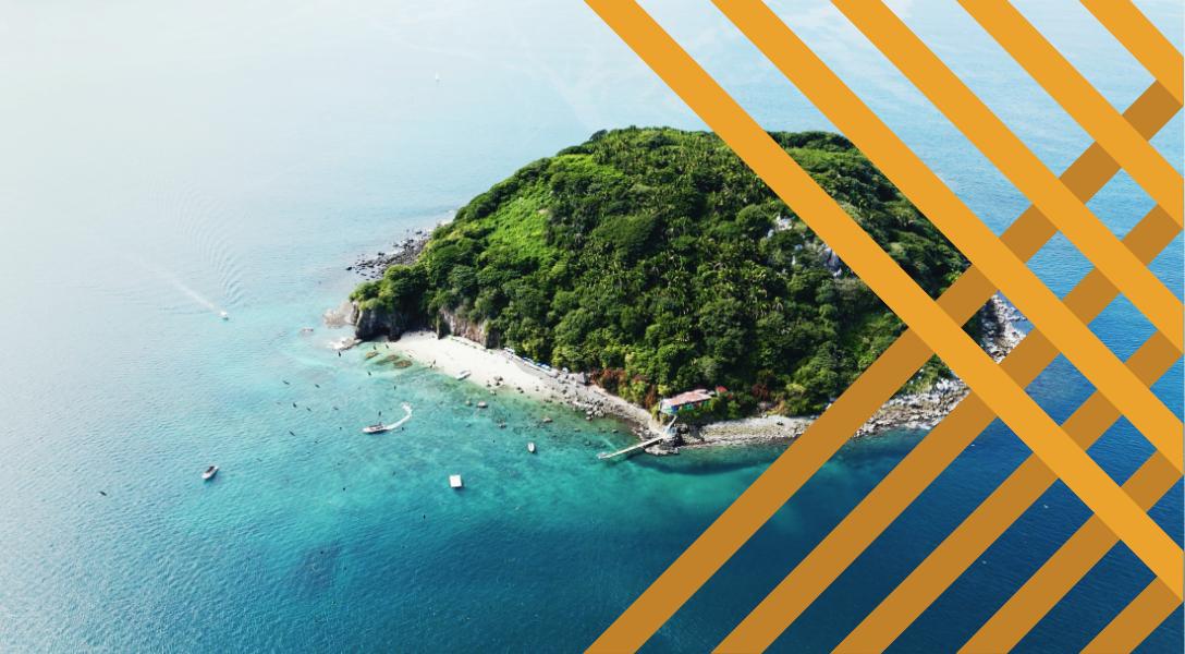 Vista aérea de costa e isla — fondo decorativo de la sección de contacto